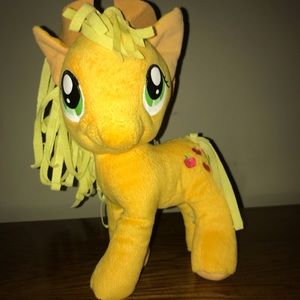 My little pony apllejack yellow horse